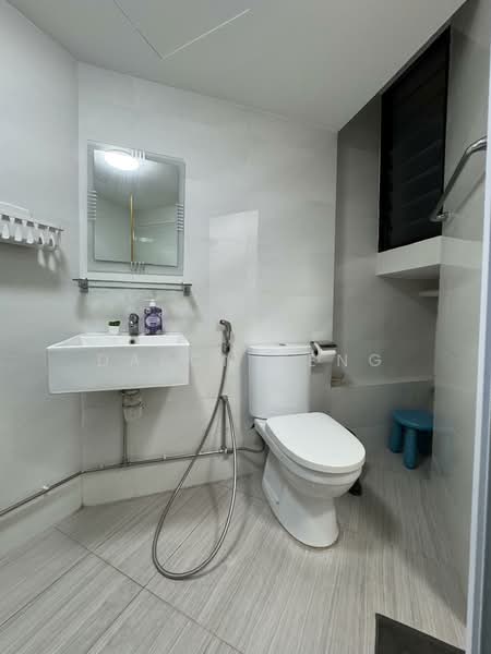 Ivory Heights, Jurong East Street 13, Room Rental, 150 sqft, Condominium For Rent, by Daron Zeng, 60228871 - Bathroom - PropertyGuru.com.sg