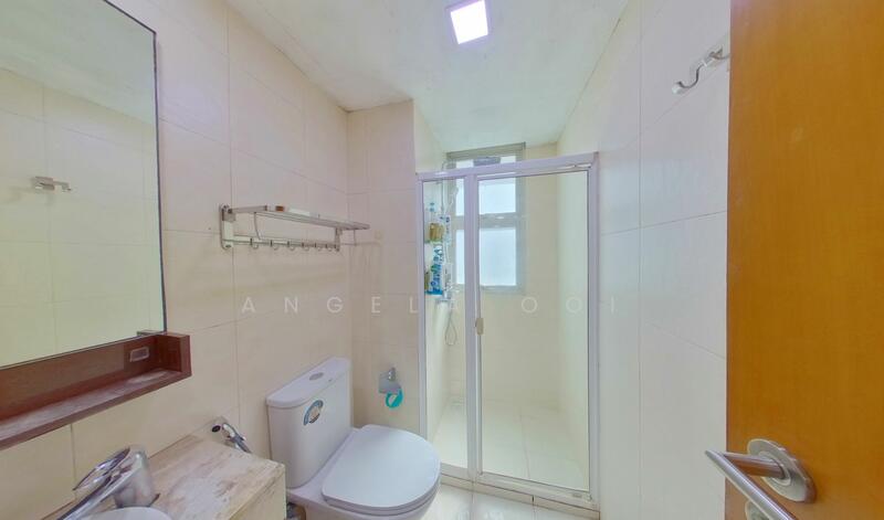 Gardenvista Condominium For Sale at S$ 2,290,000 | PropertyGuru Singapore - Bathroom
