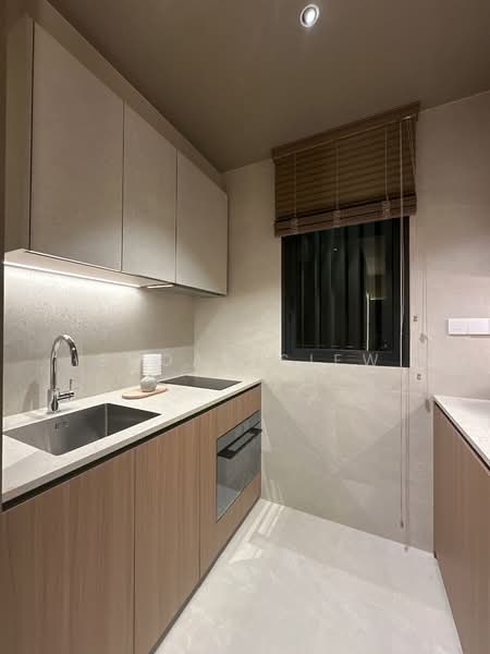 UPPERHOUSE at Orchard Boulevard Condominium For Sale at S$ 2,355,000 | PropertyGuru Singapore - Kitchen