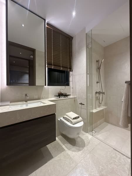 UPPERHOUSE at Orchard Boulevard Condominium For Sale at S$ 2,355,000 | PropertyGuru Singapore - Bathroom