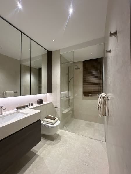UPPERHOUSE at Orchard Boulevard Condominium For Sale at S$ 2,355,000 | PropertyGuru Singapore - Bathroom