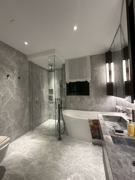 UPPERHOUSE at Orchard Boulevard Condominium For Sale at S$ 7,054,000 | PropertyGuru Singapore - Bathroom