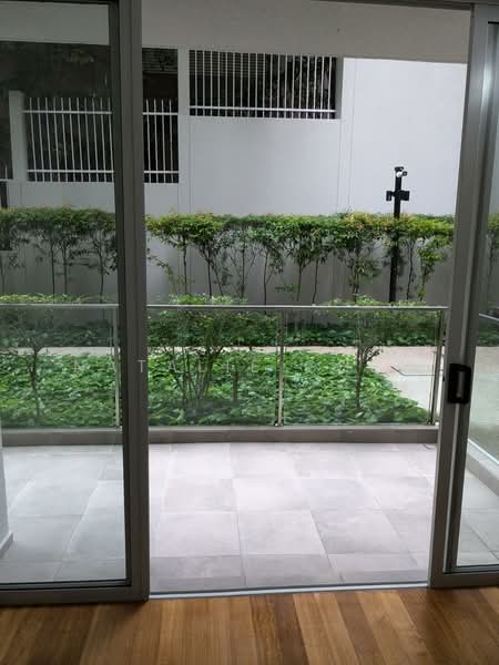 8 @ Mount Sophia, 8 Mount Sophia, 1 Bedroom, 958 sqft, Condominium For Sale, by Natalie Chen, 60229263 - Balcony - PropertyGuru.com.sg