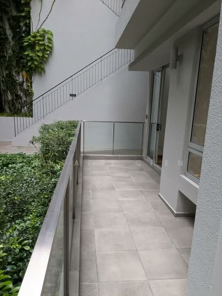 8 @ Mount Sophia, 8 Mount Sophia, 1 Bedroom, 958 sqft, Condominium For Sale, by Natalie Chen, 60229263 - Balcony - PropertyGuru.com.sg