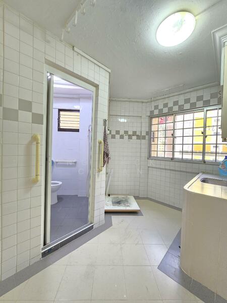 Common Bathroom / Service Yard