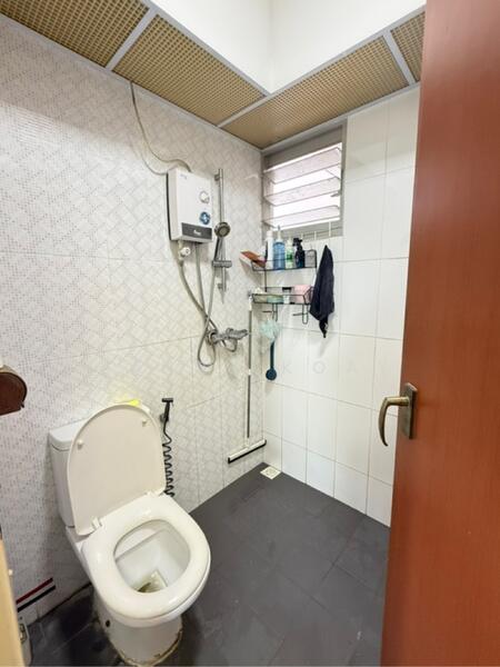 For Sale - 561B Jurong West Street 42