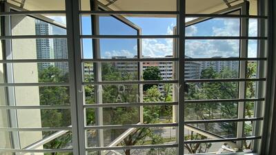 For Sale - 427 Ang Mo Kio Avenue 3