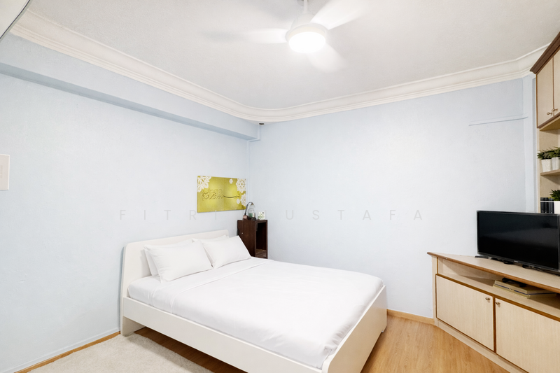 898B Woodlands Drive 50 HDB Flat For Sale at S$ 610,000 | PropertyGuru Singapore - Master Bedroom