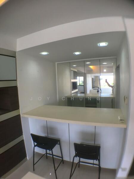 A bar counter for chilling