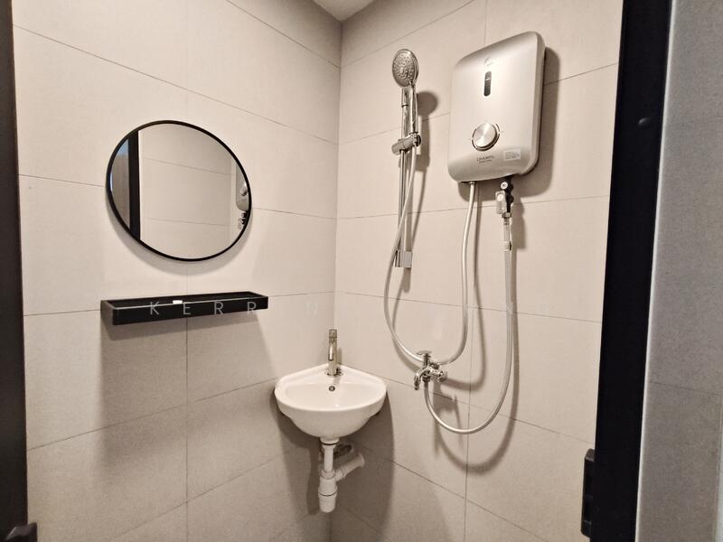 Shophouse Residential room for rent! At Guillemard Road!, 377 GUILLEMARD ROAD, 250 sqft, Shop / Shophouse For Rent, by Kerrine Thong, 60230137 - CommercialGuru.com.sg