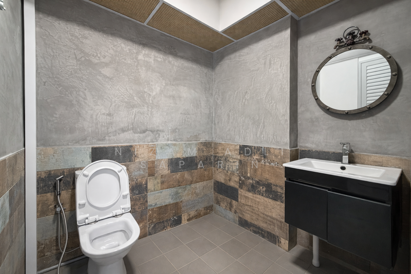 218D Boon Lay Avenue HDB Flat For Sale at S$ 790,000 | PropertyGuru Singapore - Junior Bathroom