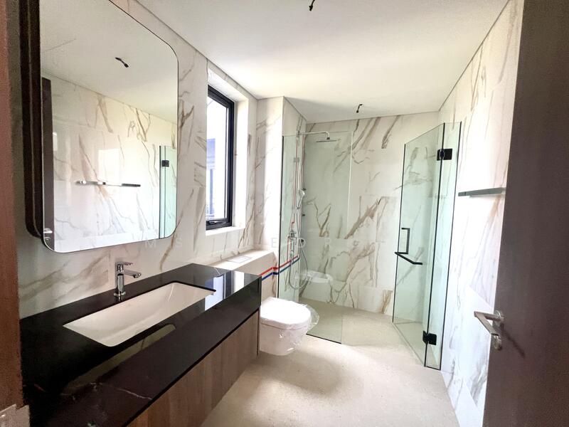 Claydence Apartment For Sale at S$ 5,681,000 | PropertyGuru Singapore - Bathroom