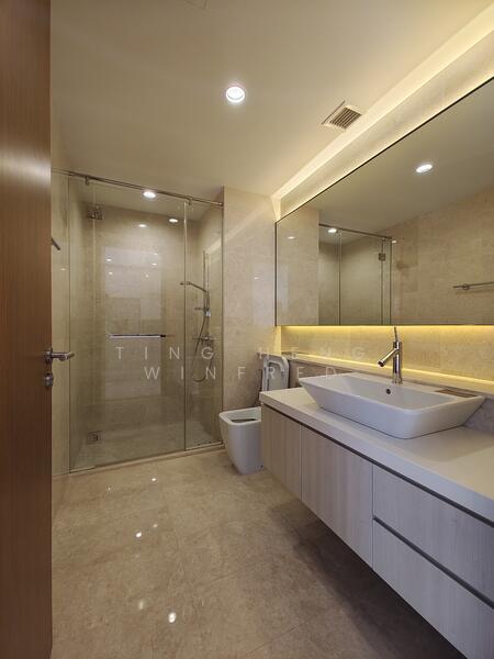 Greenwood Mews Cluster House For Sale at S$ 4,406,584 | PropertyGuru Singapore - Bathroom