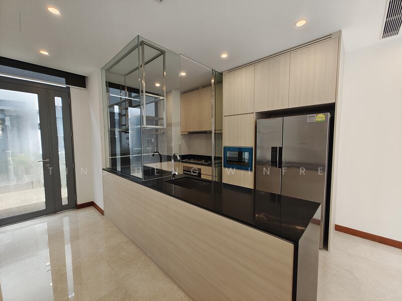 Greenwood Mews Cluster House For Sale at S$ 4,406,584 | PropertyGuru Singapore - Kitchen