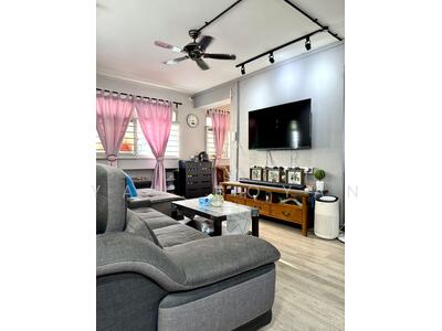 For Sale - 340 Tampines Street 33