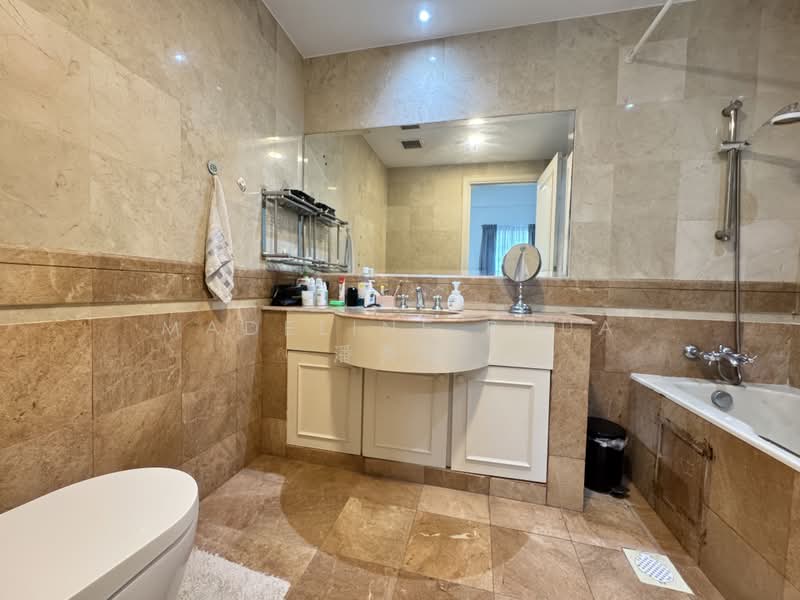 Chwee Chian View, Chwee Chian View, 5 Bedrooms, 3,600 sqft, Semi-Detached House For Sale, by Madeline Phua 潘美珊, 60231579 - Bathroom - PropertyGuru.com.sg