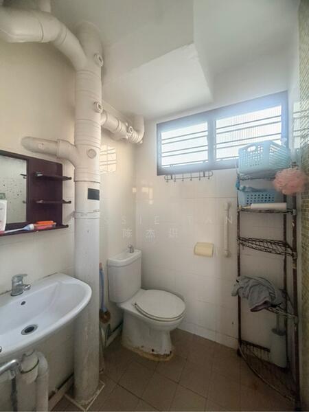 For Sale - 805 Tampines Avenue 4