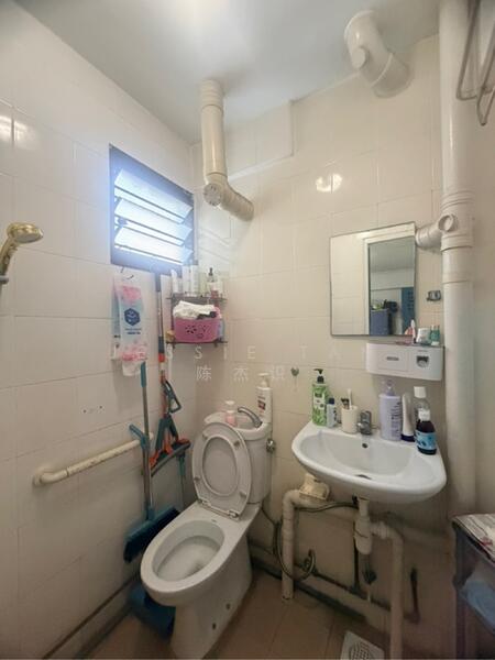 For Sale - 805 Tampines Avenue 4