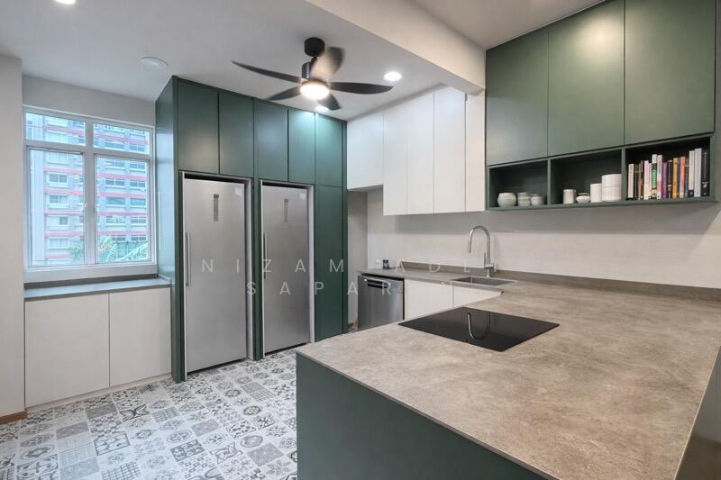 Loyang Villas Terraced House For Sale at S$ 2,600,000 | PropertyGuru Singapore - Airconditioned Kitchen