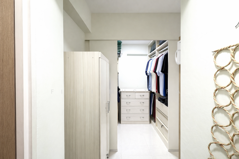 Master bedroom entrance 