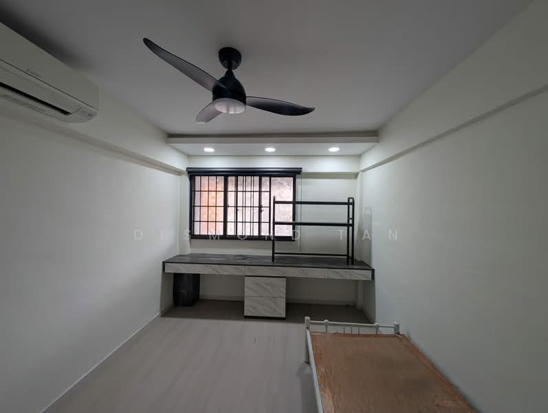 111 Serangoon North Avenue 1, 111 Serangoon North Avenue 1, 2 Bedrooms, 860 sqft, HDB Flat For Rent, by Desmond Tan, 60233078 - Bedroom - PropertyGuru.com.sg