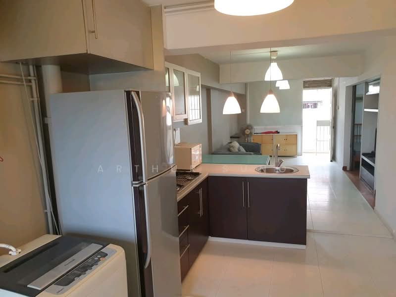 12 Holland Avenue HDB Flat For Sale at S$ 550,000 | PropertyGuru Singapore - Open concept kitchen