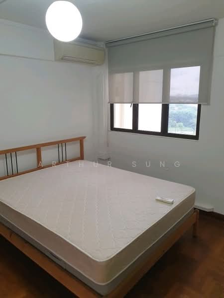 12 Holland Avenue HDB Flat For Sale at S$ 550,000 | PropertyGuru Singapore - Spacious Master Bedroom