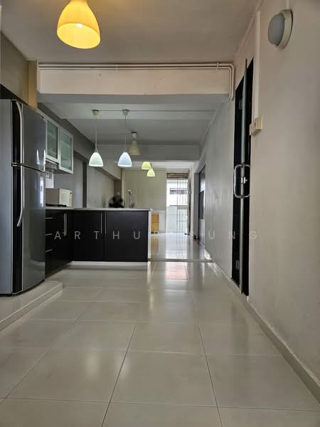 12 Holland Avenue HDB Flat For Sale at S$ 550,000 | PropertyGuru Singapore - Kitchen