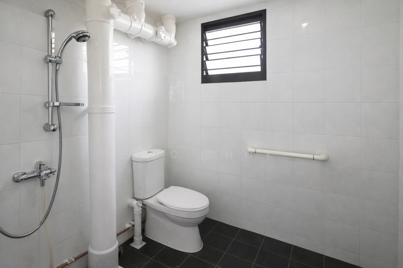 519 Bedok North Avenue 1 HDB Flat For Sale at S$ 380,000 | PropertyGuru Singapore - Bathroom