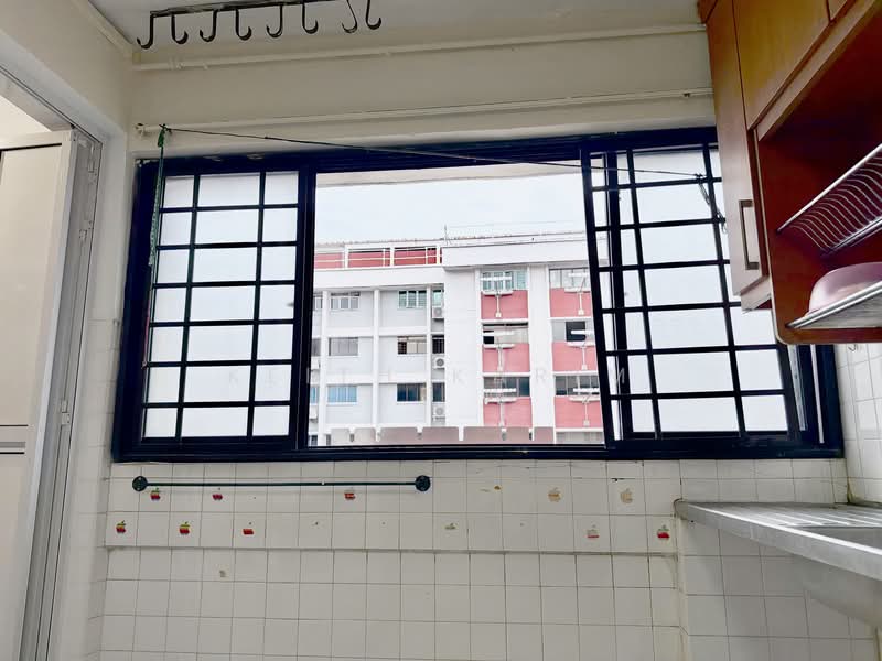 252 Hougang Avenue 3 HDB Flat For Sale at S$ 450,000 | PropertyGuru Singapore