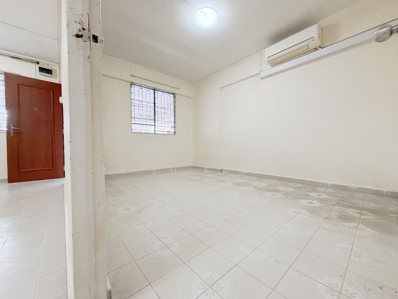 252 Hougang Avenue 3 HDB Flat For Sale at S$ 450,000 | PropertyGuru Singapore