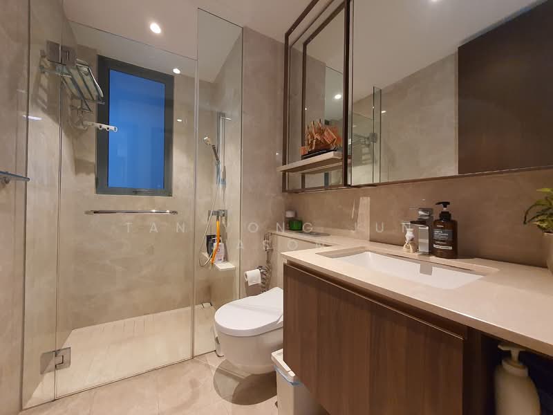 JadeScape Condominium For Sale at S$ 3,288,000 | PropertyGuru Singapore - Bathroom