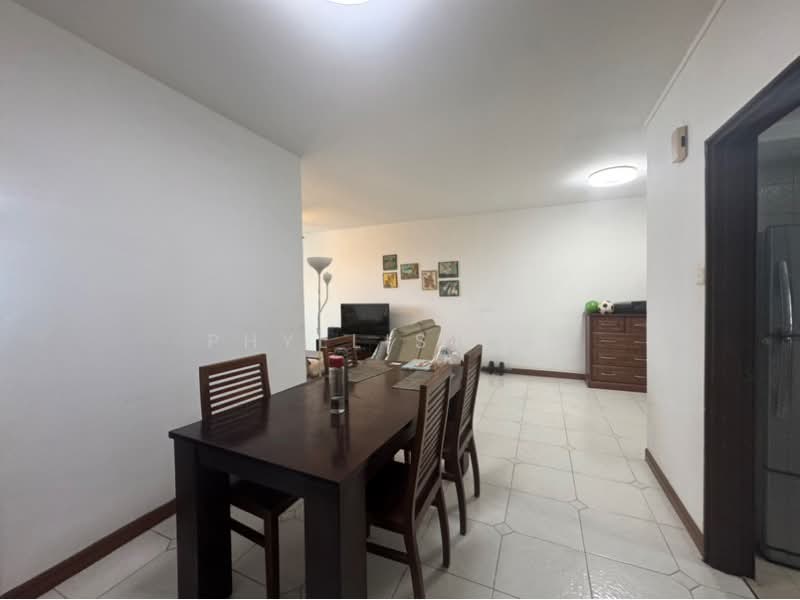 Orchid Park Condominium Condominium For Sale at S$ 1,038,000 | PropertyGuru Singapore