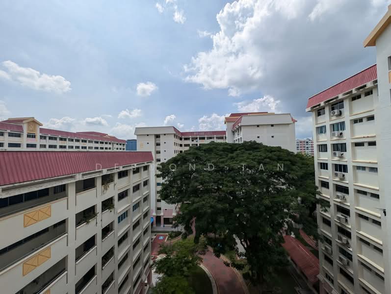 858 Woodlands Street 83 HDB Flat For Sale at S$ 650,000 | PropertyGuru Singapore - Exterior
