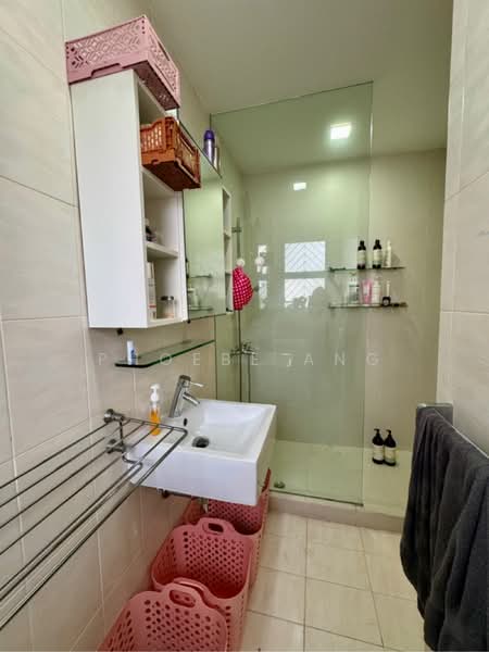 Bukit Timah Botanic Gardens MRT 4 Bed and Helper Garden, University Road, 4 Bedrooms, 4,280 sqft, Semi-Detached House For Rent, by Phoebe Ang, 60234284 - PropertyGuru.com.sg