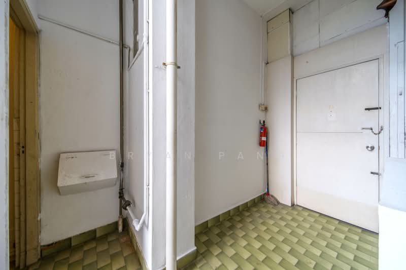 Orchard Court Condominium For Sale at S$ 2,188,000 | PropertyGuru Singapore - Entrance