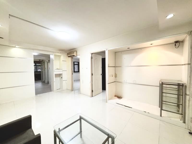 118 Lorong 1 Toa Payoh HDB Flat For Sale at S$ 385,000 | PropertyGuru Singapore