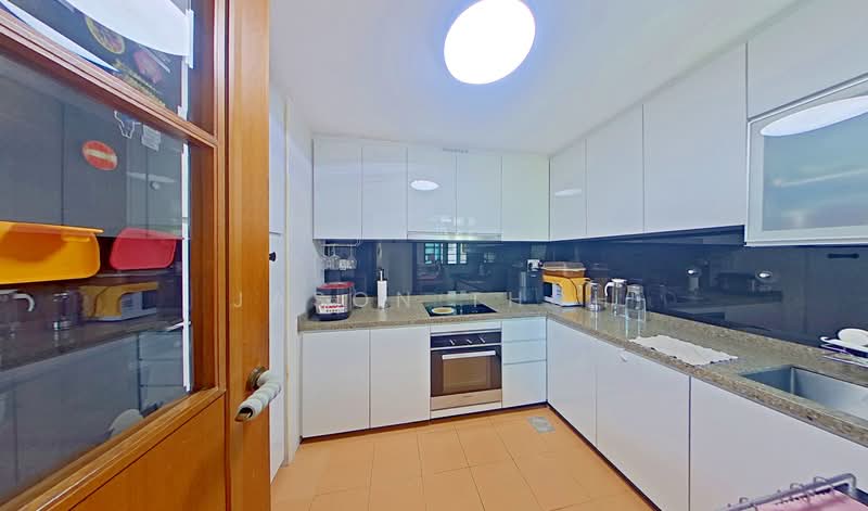 Palm Gardens Condominium For Sale at S$ 1,080,000 | PropertyGuru Singapore - Kitchen
