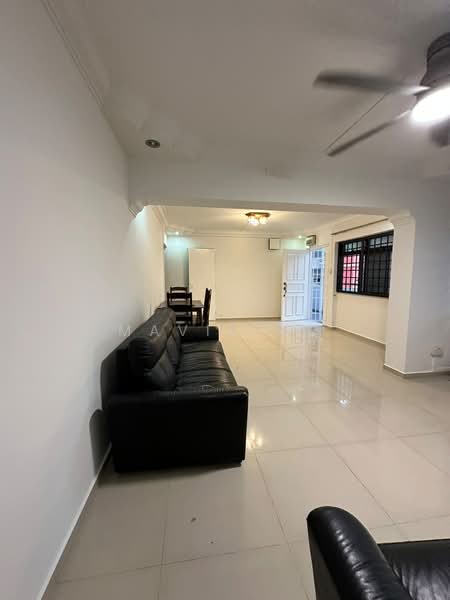 483 Choa Chu Kang Avenue 5, 483 Choa Chu Kang Avenue 5, 3 Bedrooms, 1,151 sqft, HDB Flat For Rent, by Mavis Ho, 60235175 - Living Room - PropertyGuru.com.sg