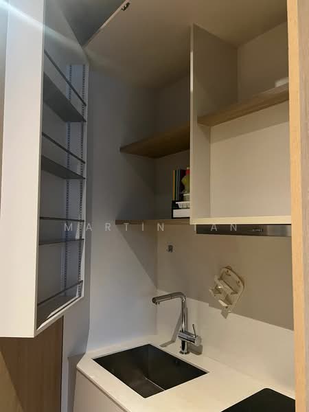 OUE Twin Peaks, 33 Leonie Hill Road, 1 Bedroom, 549 sqft, Condominium For Rent, by Martin Tan, 60235299 - Kitchen - PropertyGuru.com.sg