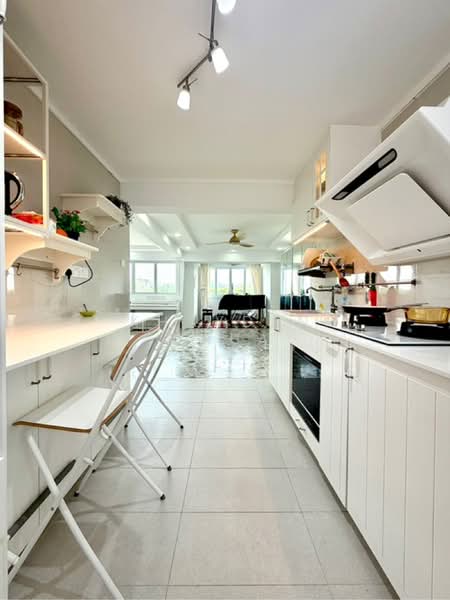 For Rent - 3 Queen's Road