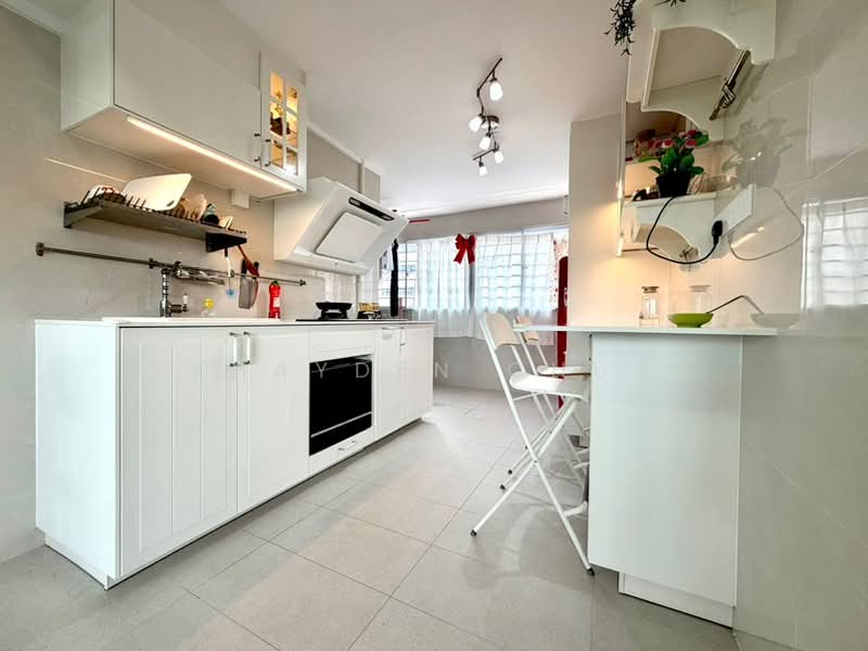 For Rent - 3 Queen's Road