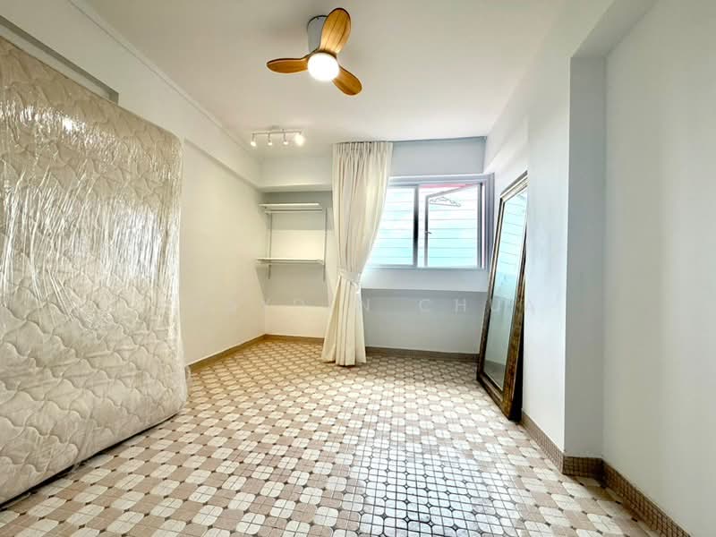 For Rent - 3 Queen's Road