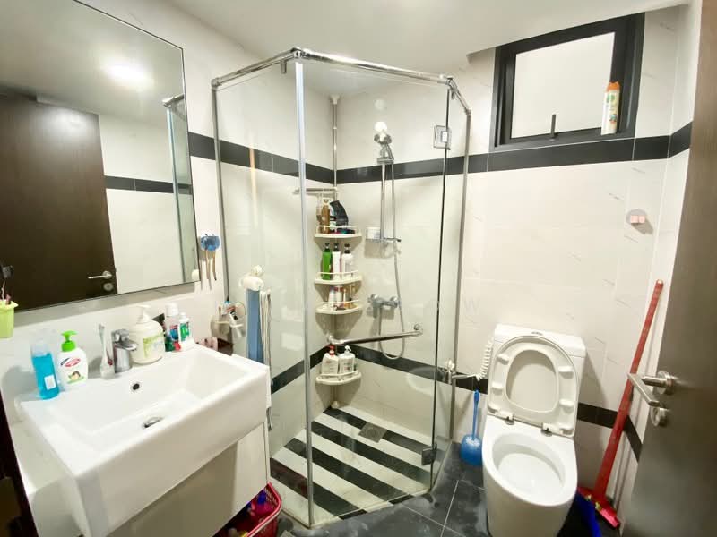 Symphony Suites Condominium For Sale at S$ 1,250,000 | PropertyGuru Singapore