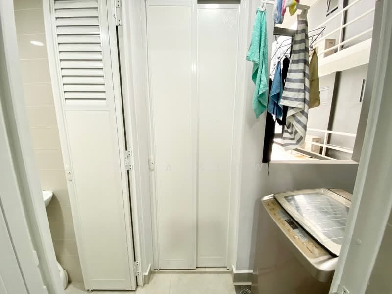 Symphony Suites Condominium For Sale at S$ 1,250,000 | PropertyGuru Singapore