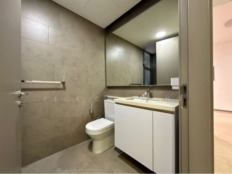 Stratum Condominium For Sale at S$ 1,650,000 | PropertyGuru Singapore - Common bathroom