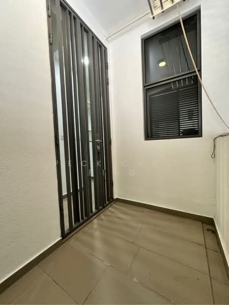 Stratum Condominium For Sale at S$ 1,650,000 | PropertyGuru Singapore - Service yard