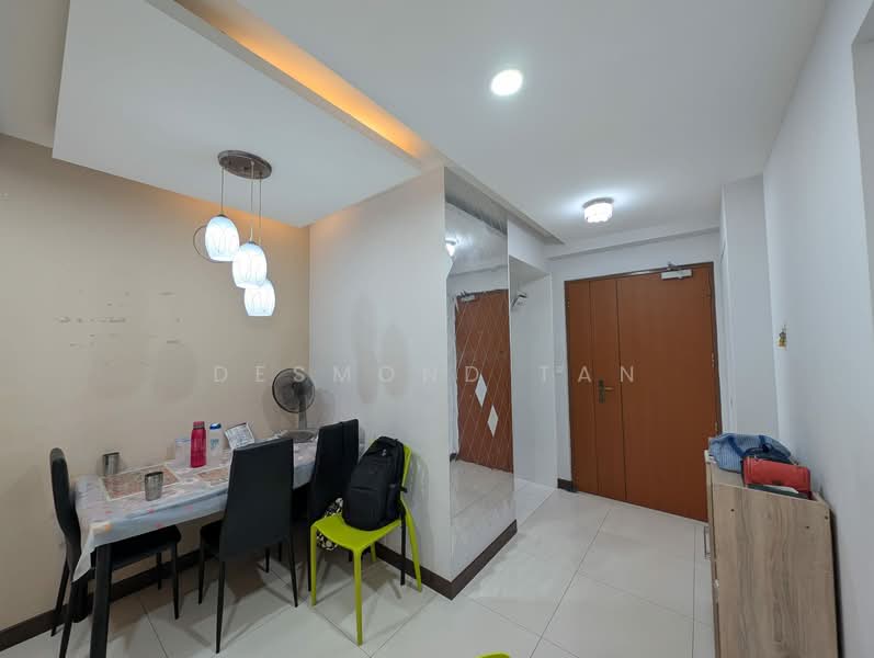 416A Fernvale Link HDB Flat For Sale at S$ 700,000 | PropertyGuru Singapore - Dining Room