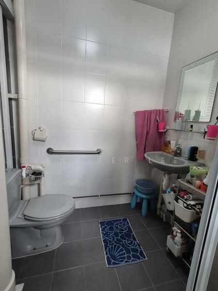 132 Lorong Ah Soo HDB Flat For Sale at S$ 979,000 | PropertyGuru Singapore - Bathroom