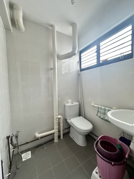 For Sale - 218 Serangoon Avenue 4